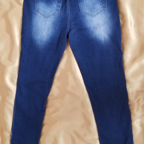 Womes Jean's - Picture 2 of 2